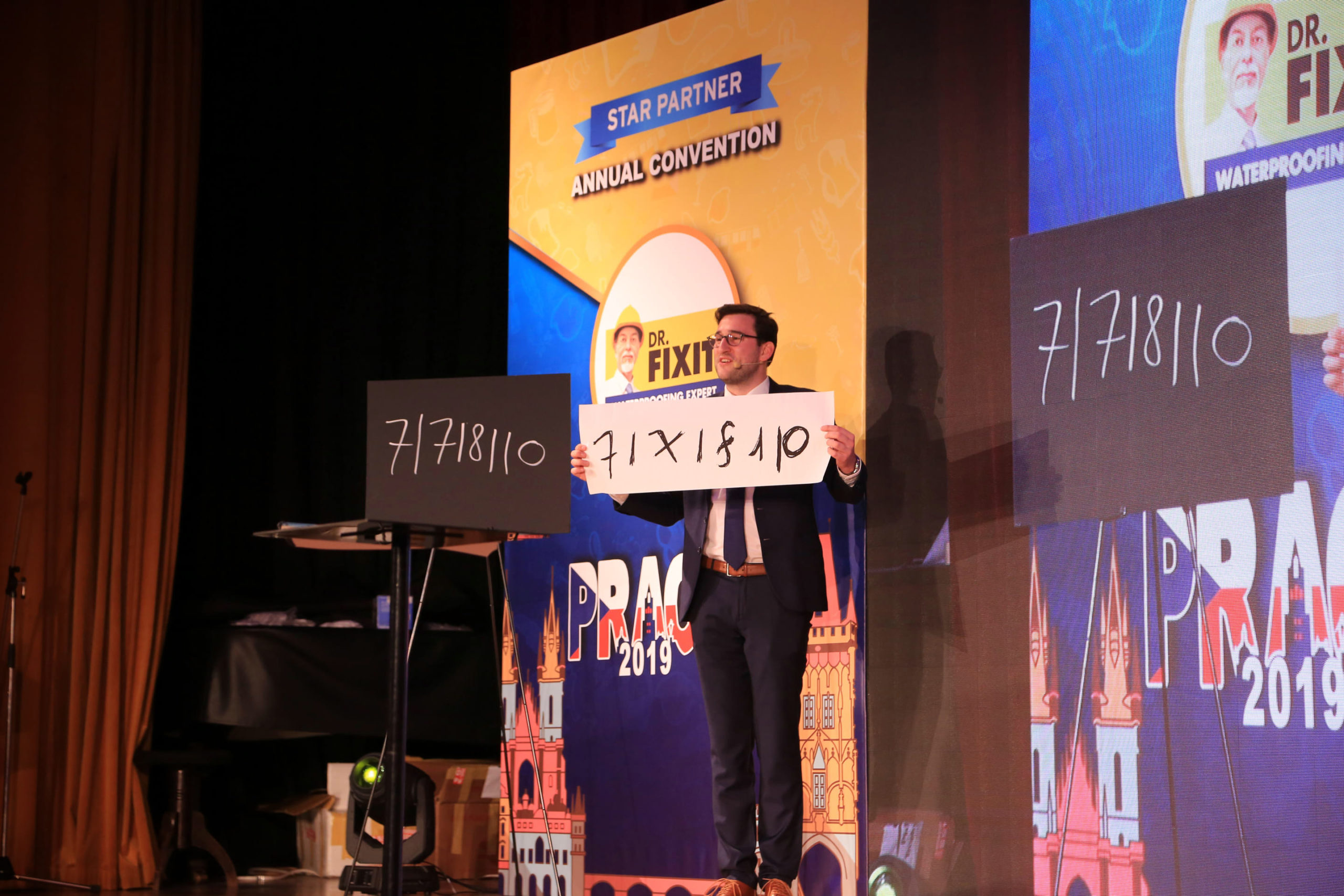 Magicien Prague – Mentalisme sur scène en Anglais
